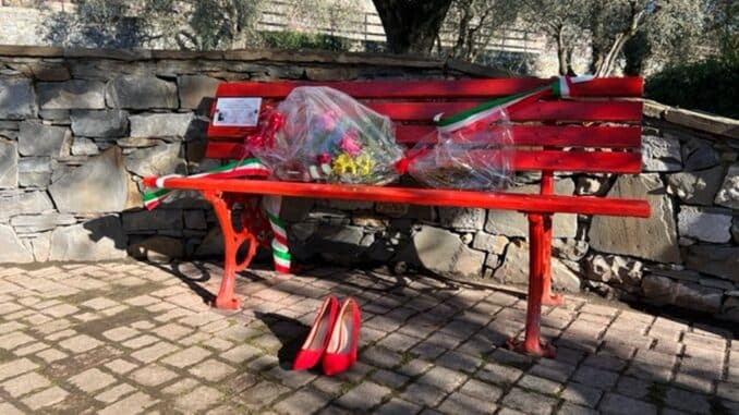 Panchina rossa a Garlenda