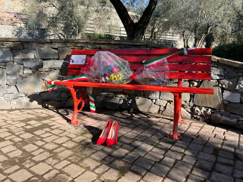 Panchina rossa a Garlenda