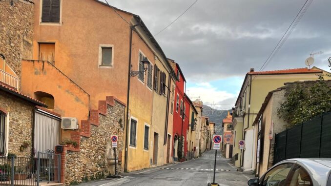 via Cavour a Campochiesa d'Albenga