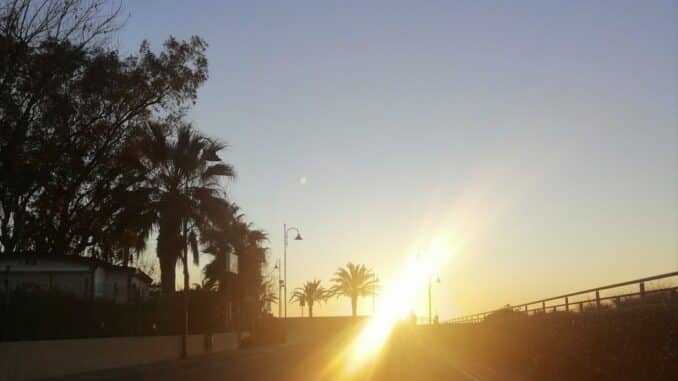 corre il sole sulla strada