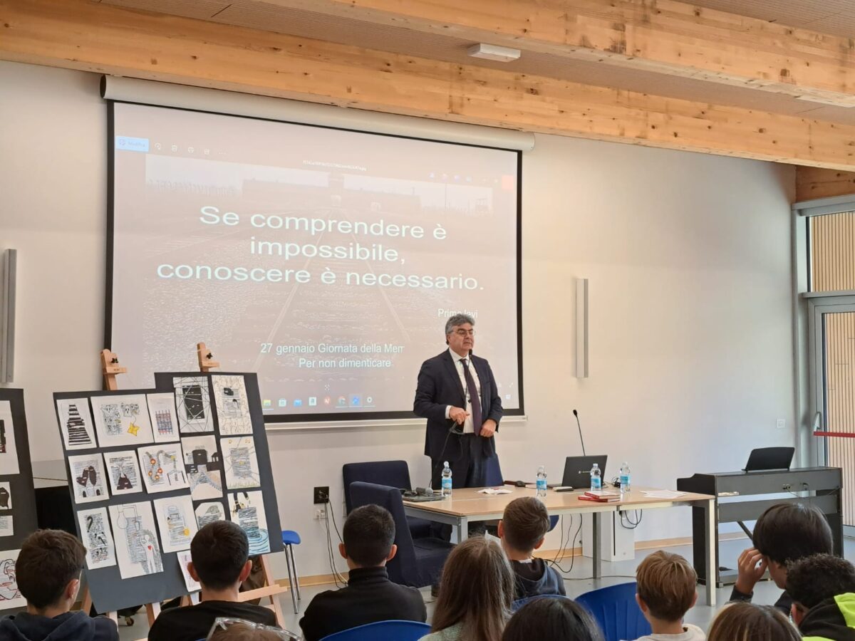 Giorno della Memoria_ad Alassio incontro degli studenti con on. Emanuele Fiano (1)