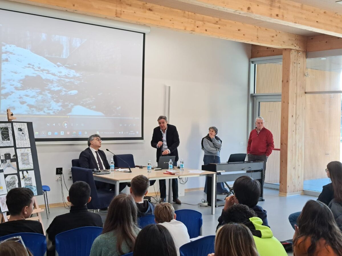 Giorno della Memoria_ad Alassio incontro degli studenti con on. Emanuele Fiano (2)