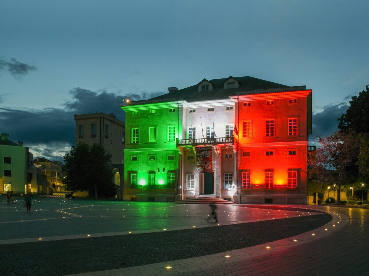 Palazzo Doria a Loano veste il tricolore