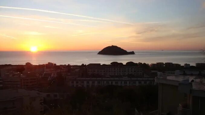 l'isola all'orizzonte