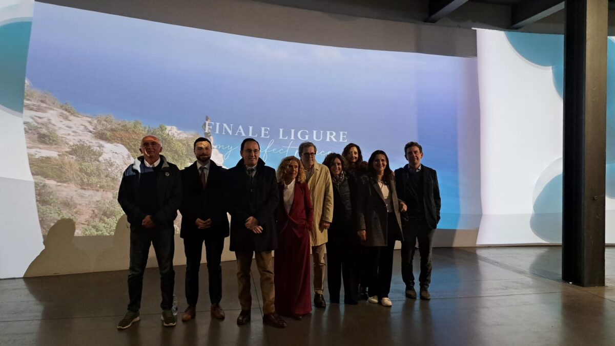 Foto delegazione finalese a Milano