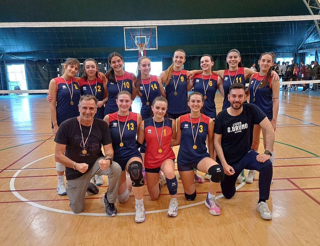 La squadra femminile di pallavolo del Liceo Giordano Bruno