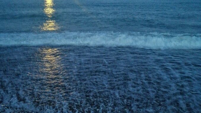 la luna come le stelle