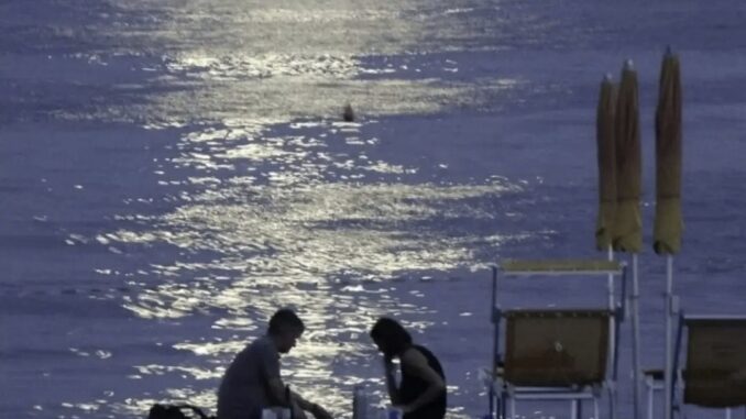 la quiete in riva al mare
