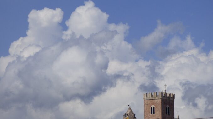 tra nuvole e torri