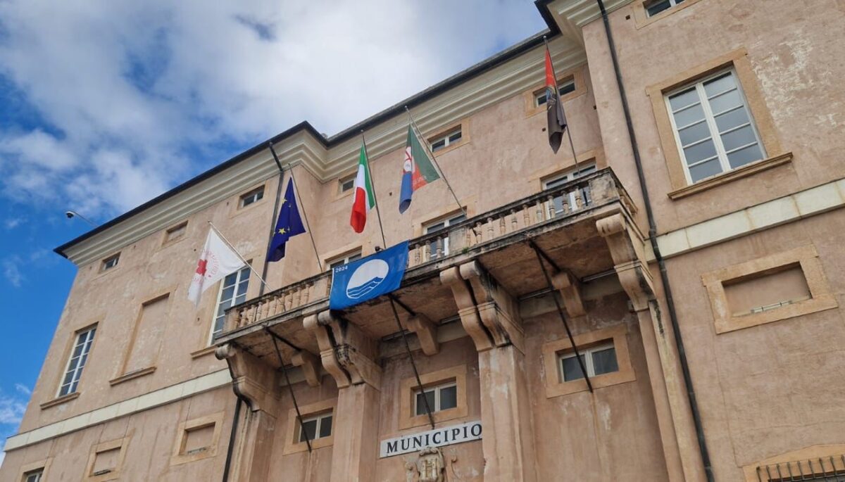 Facciata di Palazzo Doria, sede del municipio di Loano