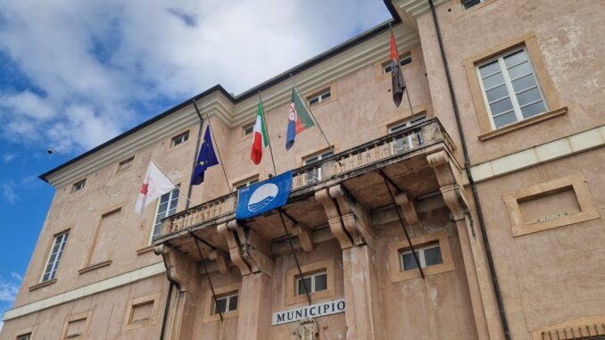 Facciata di Palazzo Doria, sede del municipio di Loano