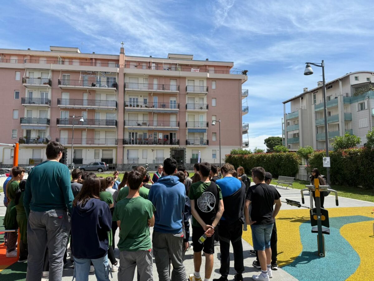 Palestra in piazza Pertivni in Vadino ad Albenga