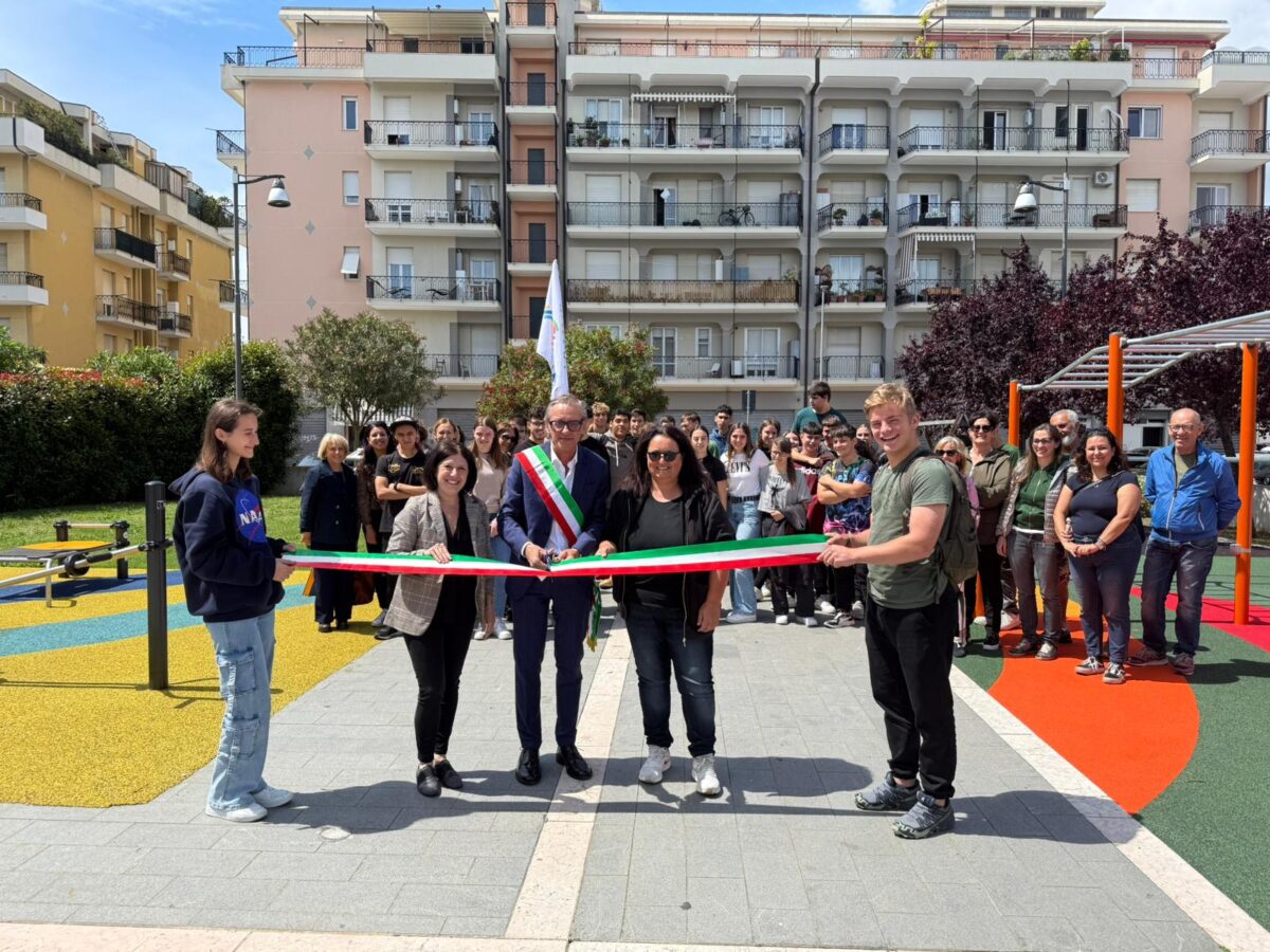 Palestra in piazza Pertivni in Vadino ad Albenga