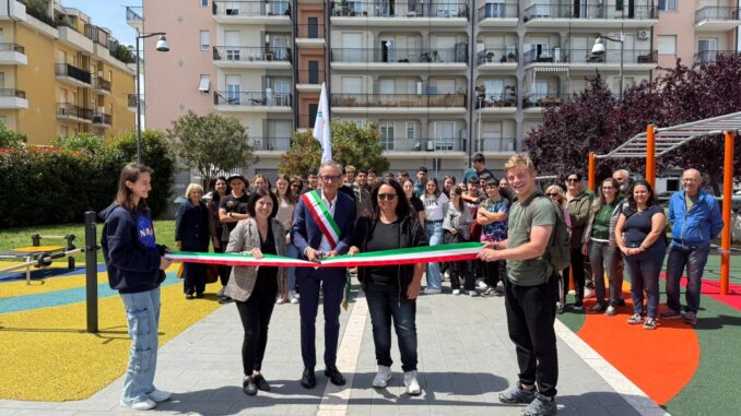 Palestra in piazza Pertivni in Vadino ad Albenga