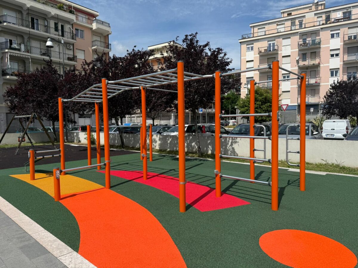 Palestra in piazza Pertivni in Vadino ad Albenga