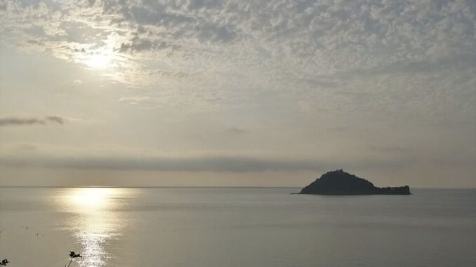 lasciandosi il sole alle spalle