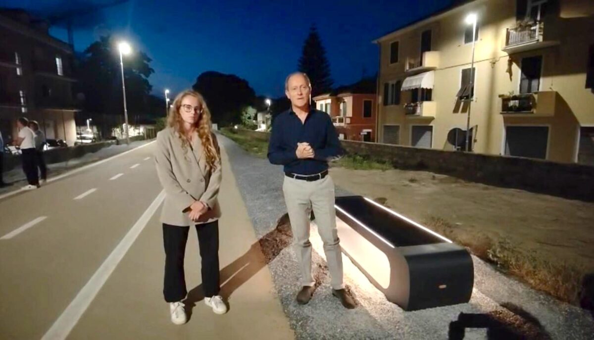 Andora panchine solari con ricarica sulla nuova pista ciclabile