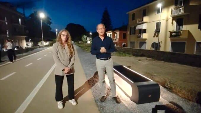 Andora panchine solari con ricarica sulla nuova pista ciclabile