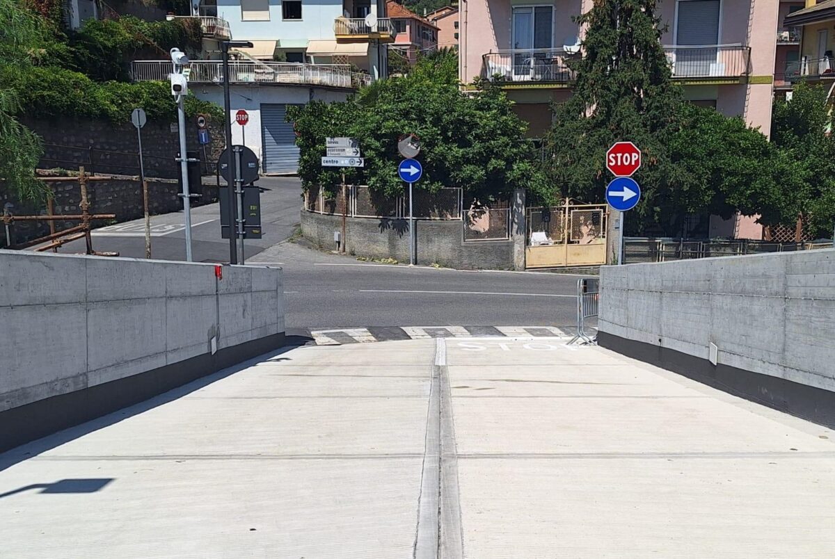 parcheggio via Pera