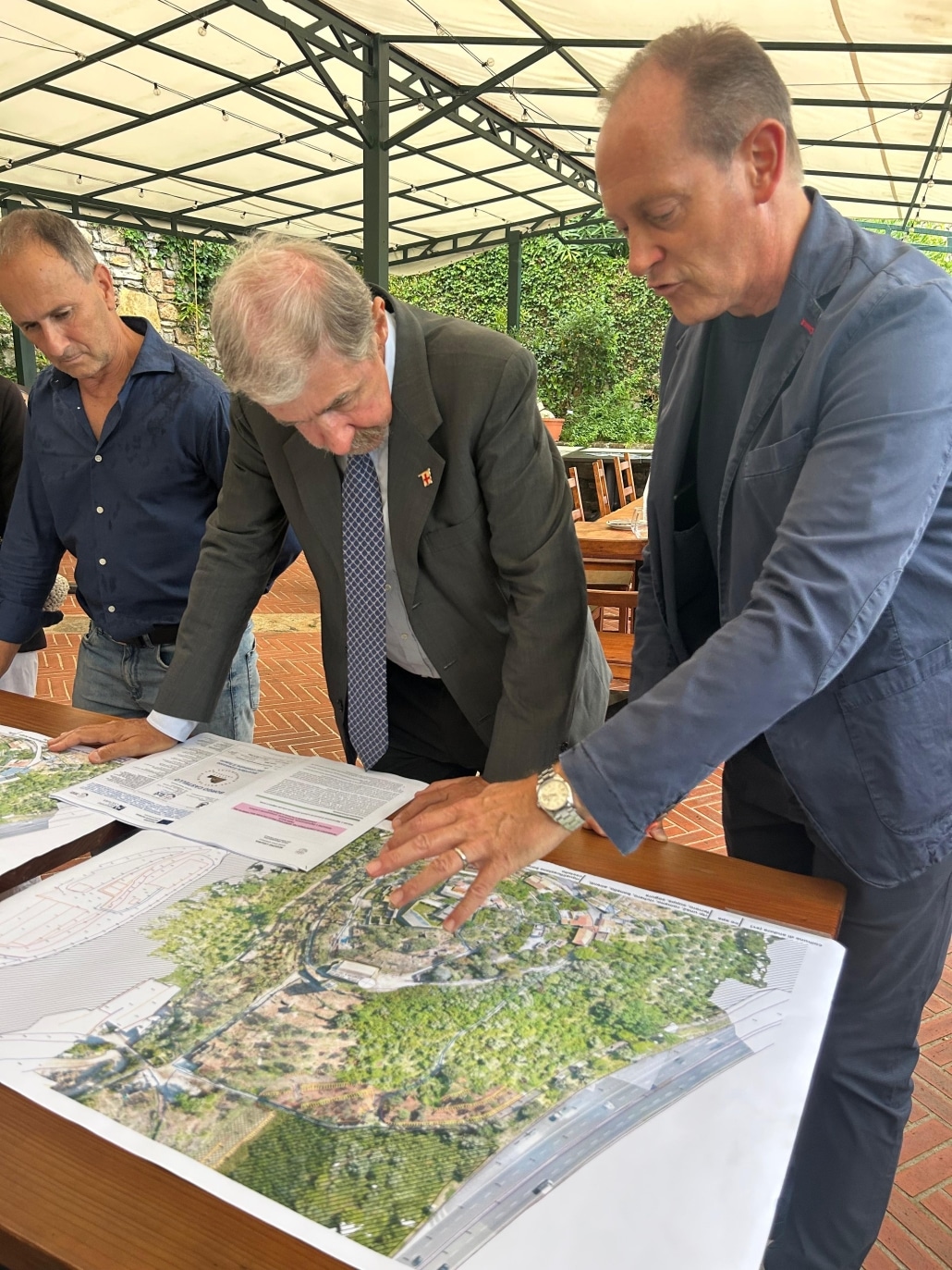visita Bucci al cantiere dedicato alla rigenerazione urbana di Borgo Castello Andora