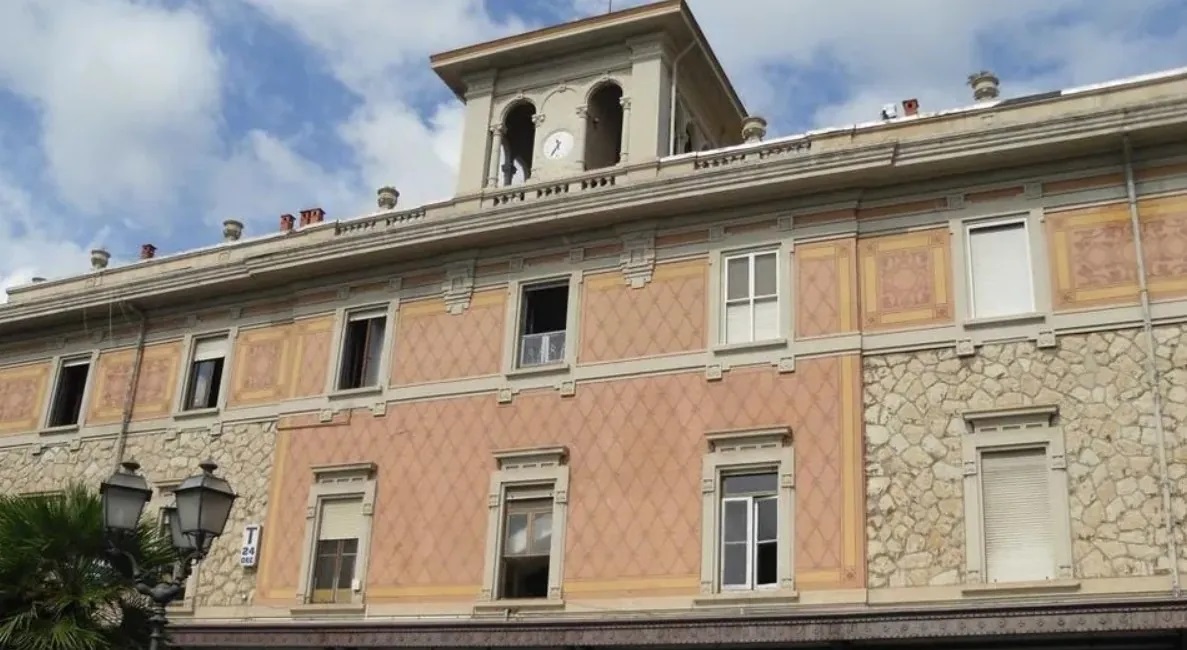 Stazione ferroviaria di Alassio