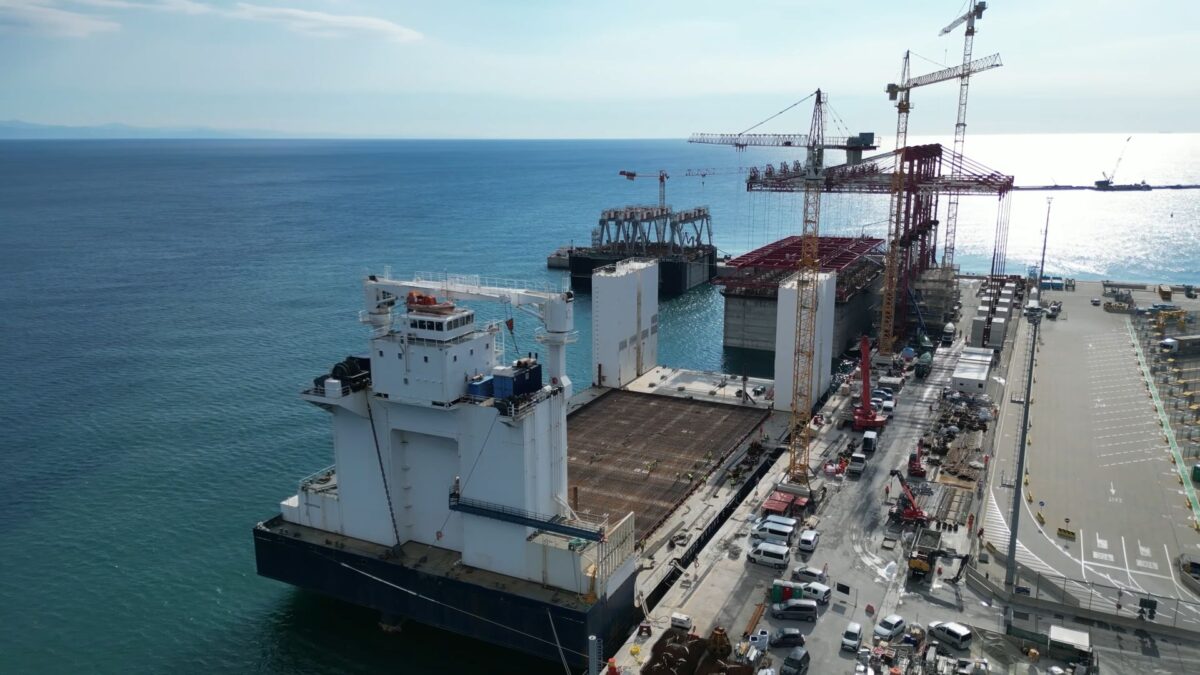 Cantiere Cassoni Diga di Genova - Vado Ligure_1