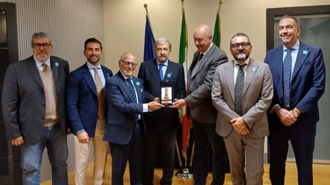 Consegna bassorilievo