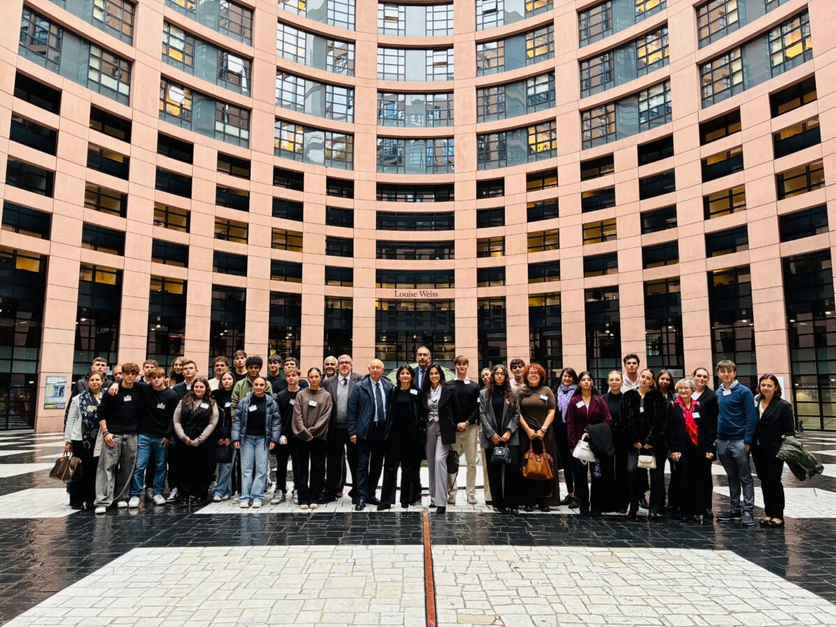 Delegazione completa in Parlamento