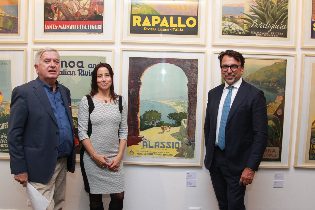 Il curatore della mostra, il direttore dell'Istituto Italiano di Cultura e'Ambasciatore Italia a Buenos Aires