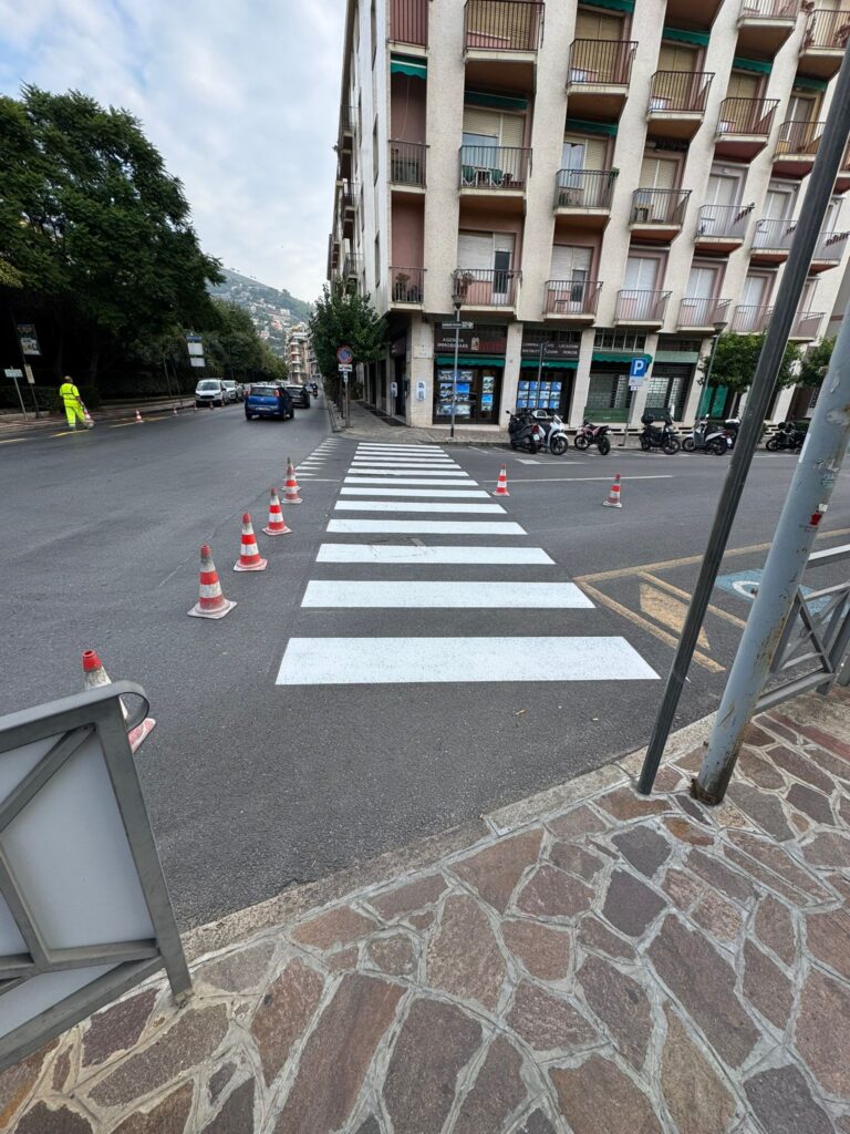 interventi segnaletica orizzontale ad Alassio