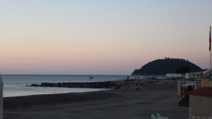sulla diagonale del mare
