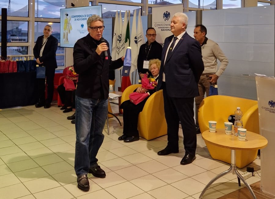 Claudio Betti e il presidente di Confcommercio Savona Enrico Schiappapietra