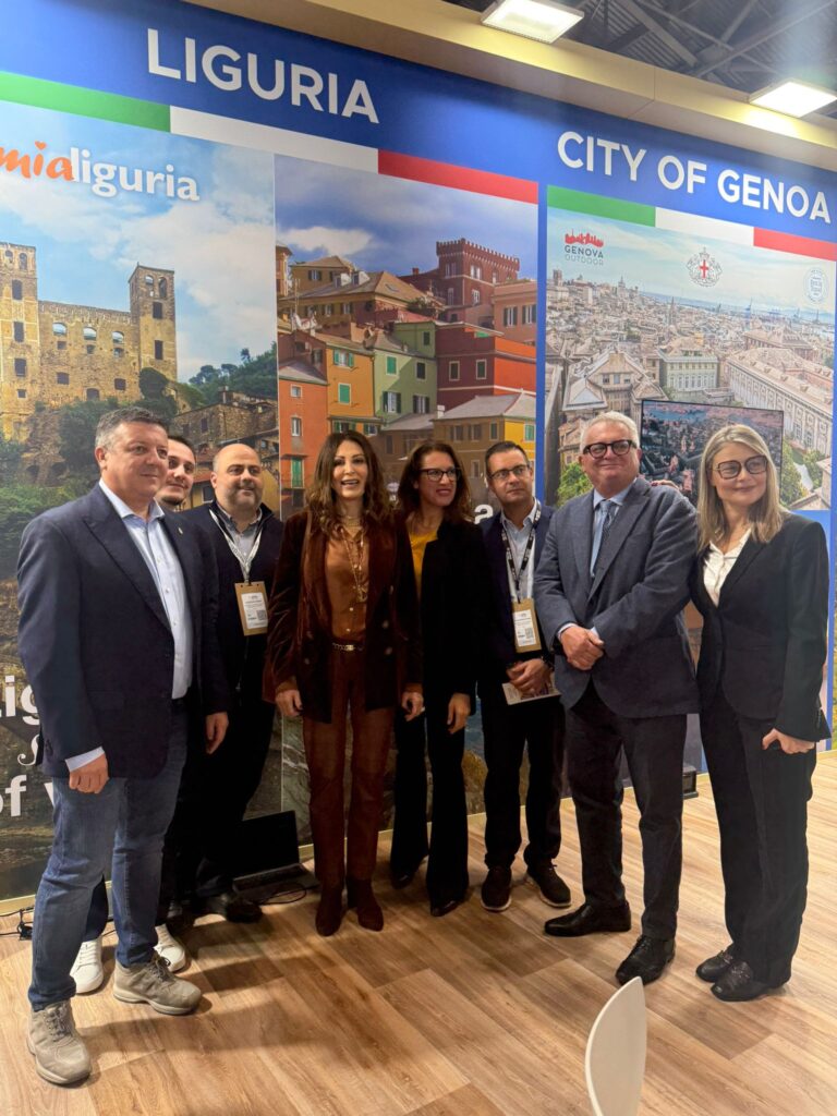 Nella foto: Il ministro del Turismo Daniela Santanchè visita lo stand della Regione Liguria al WTM di Londra