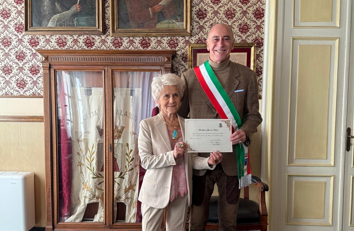 La signora Giovanna Fasciola e il sindaco di Alassio Marco Melgrati