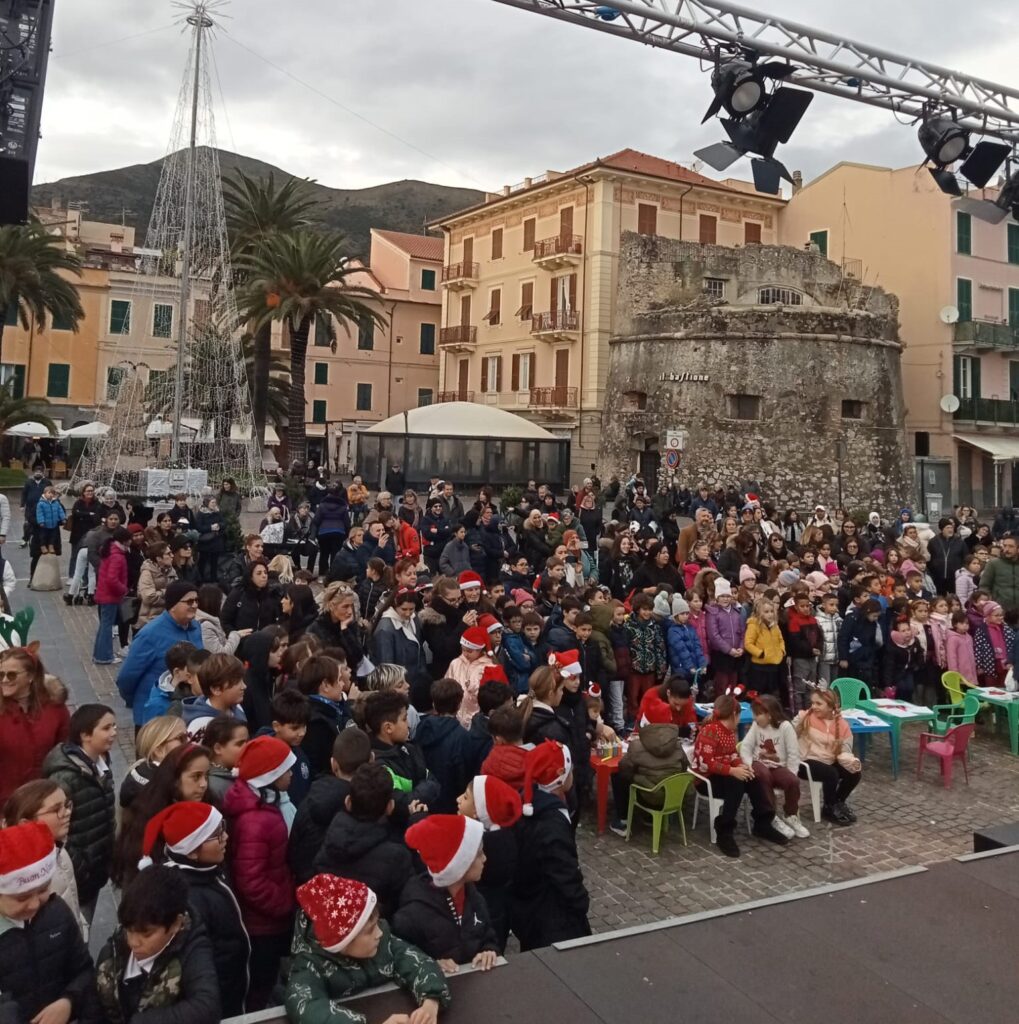 Accensione albero Ceriale