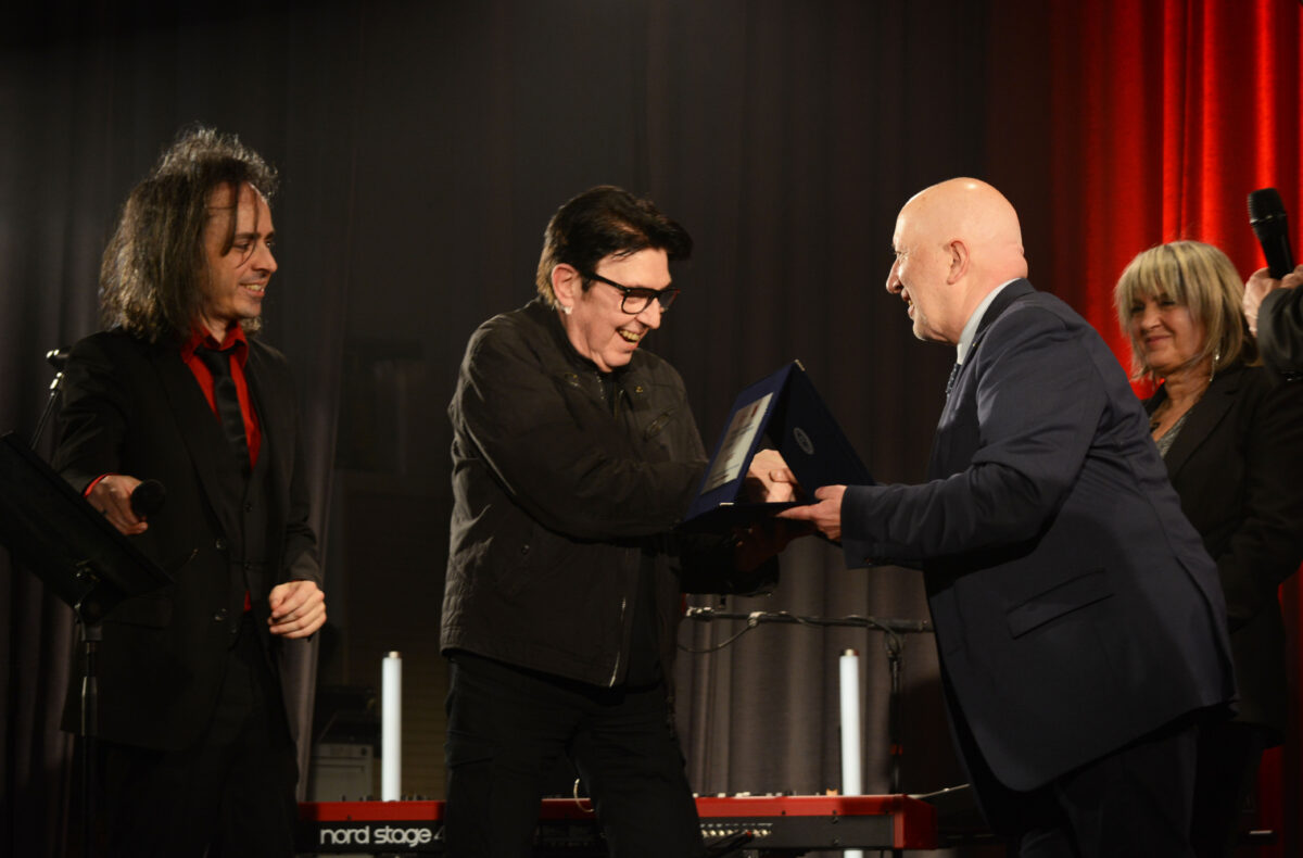 GARBO-PREMIATO-DAL-SINDACO