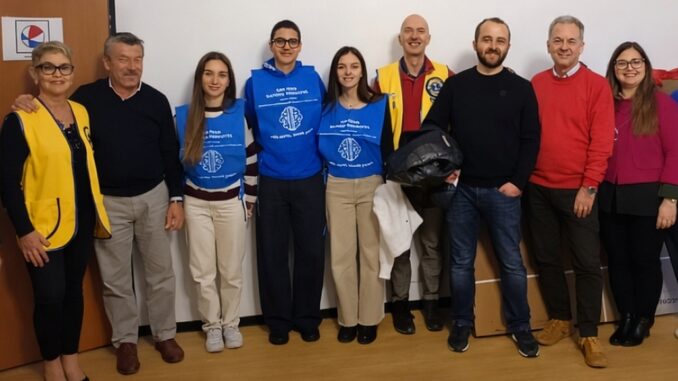 Lions e Leo Club Savona Torretta donano un ping pong professionale a PAL5 rd3