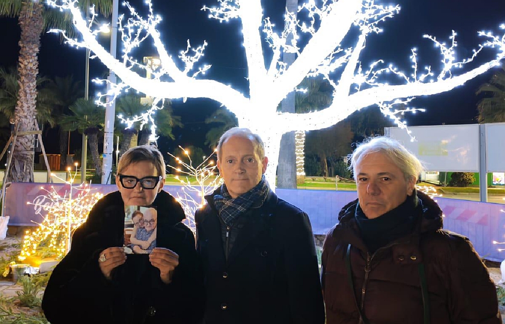 Ricordo sotto Albero di Natale Andora di Gualtiero e Maurizia Corio rd