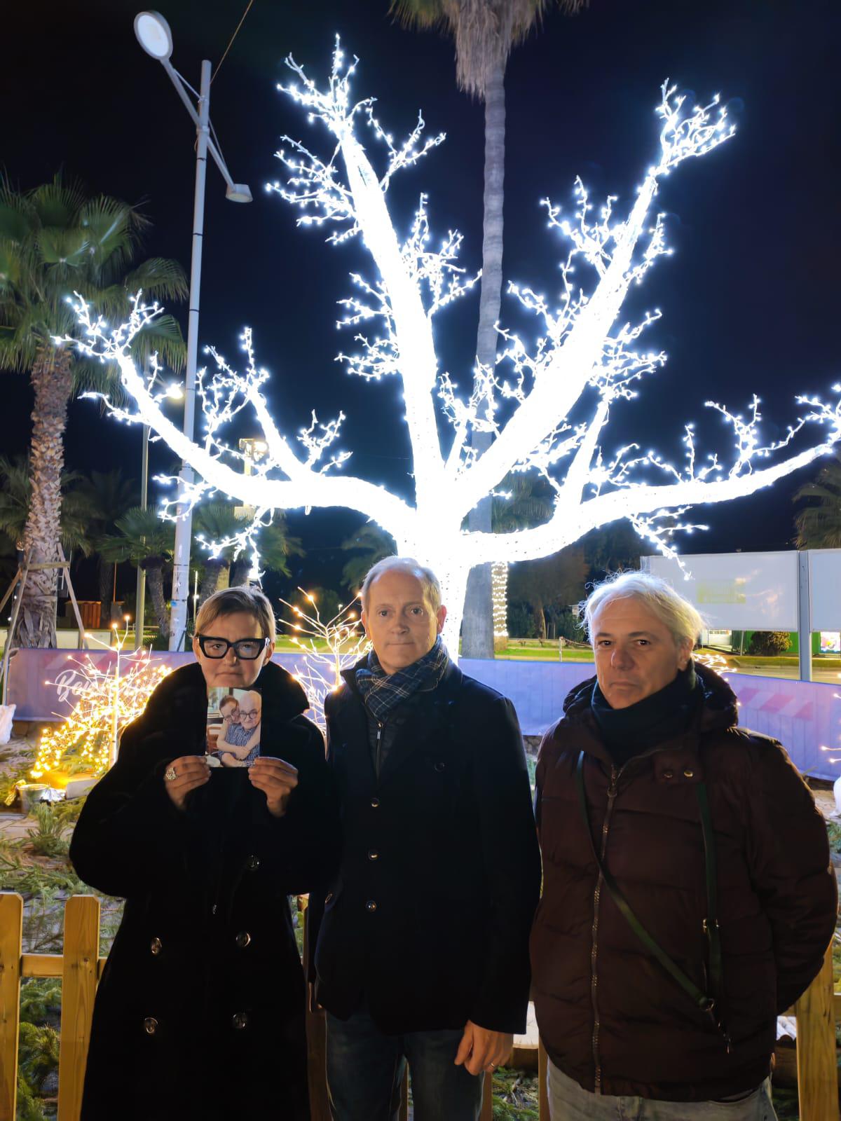 Ricordo sotto Albero di Natale Andora di Gualtiero e Maurizia Corio