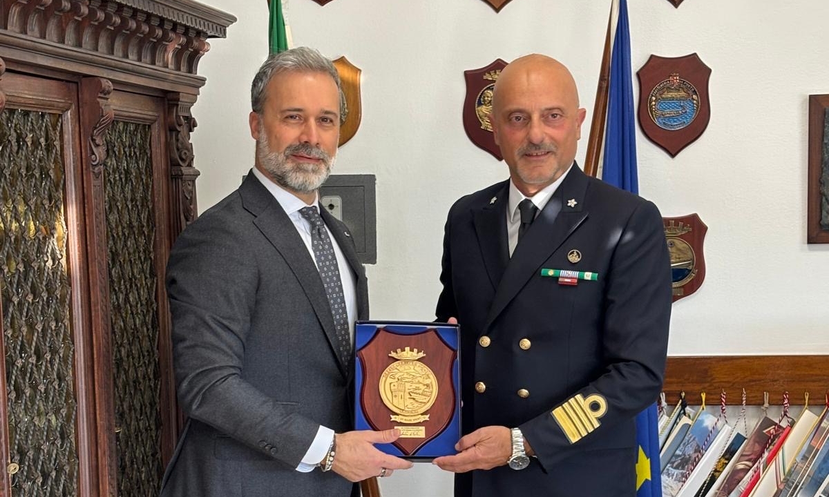 Visita del Direttore Marittimo della Liguria agli uffici del Compartimento Marittimo SV
