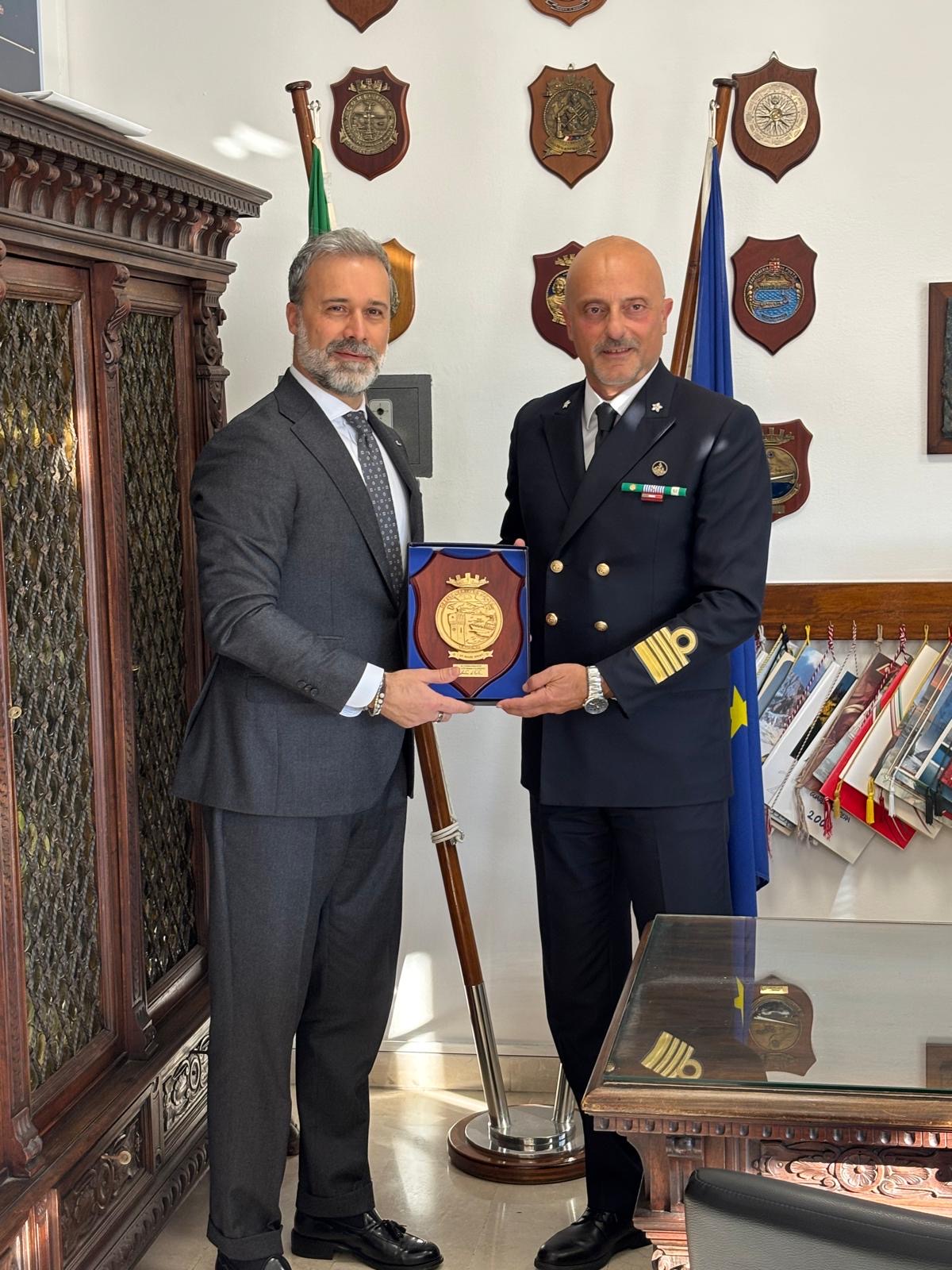Visita del Direttore Marittimo della Liguria agli uffici del Compartimento Marittimo SV