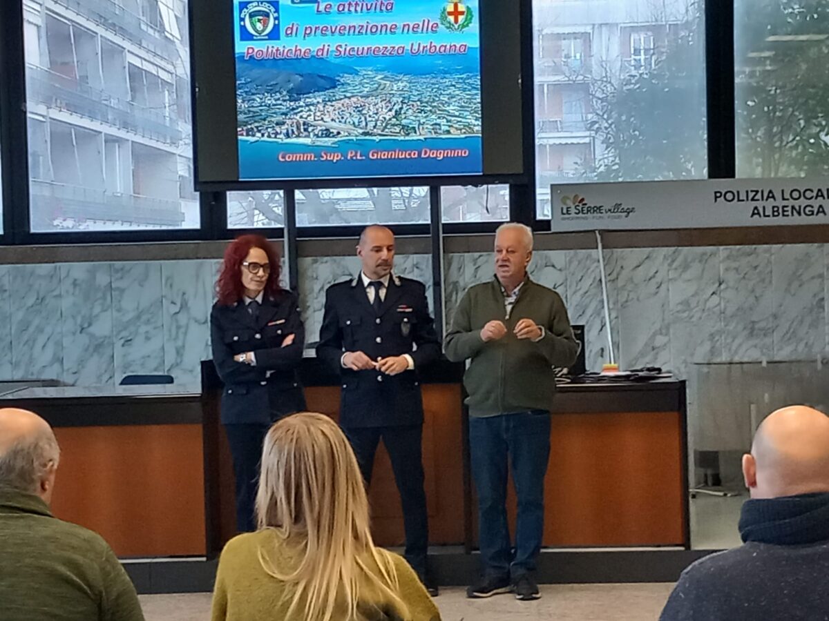 L'assessore Mauro Vannucci ad Albenga al Corso di formazione per gli agenti di polizia Locale