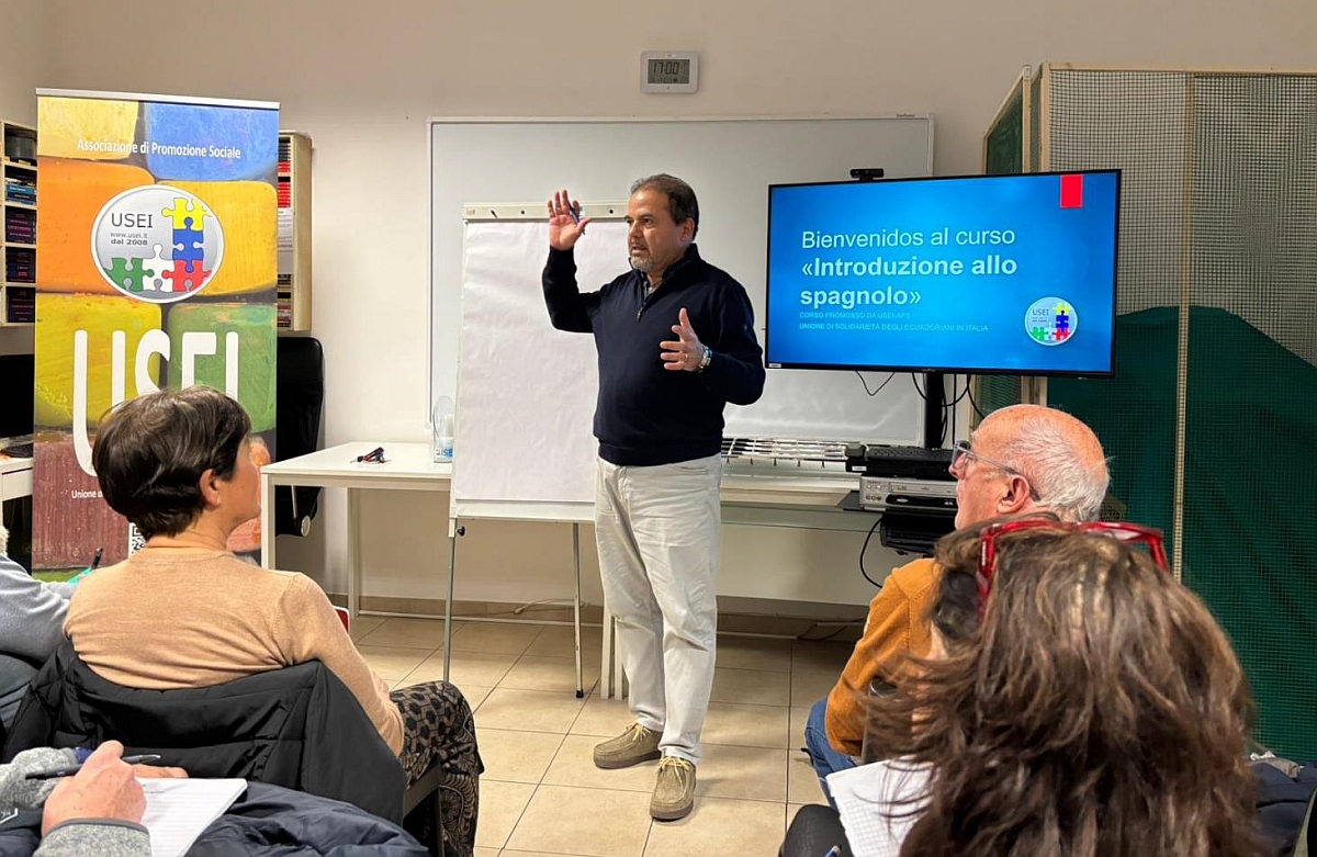 Lezione inaugurale del corso di spagnolo a Savona con Antonio García