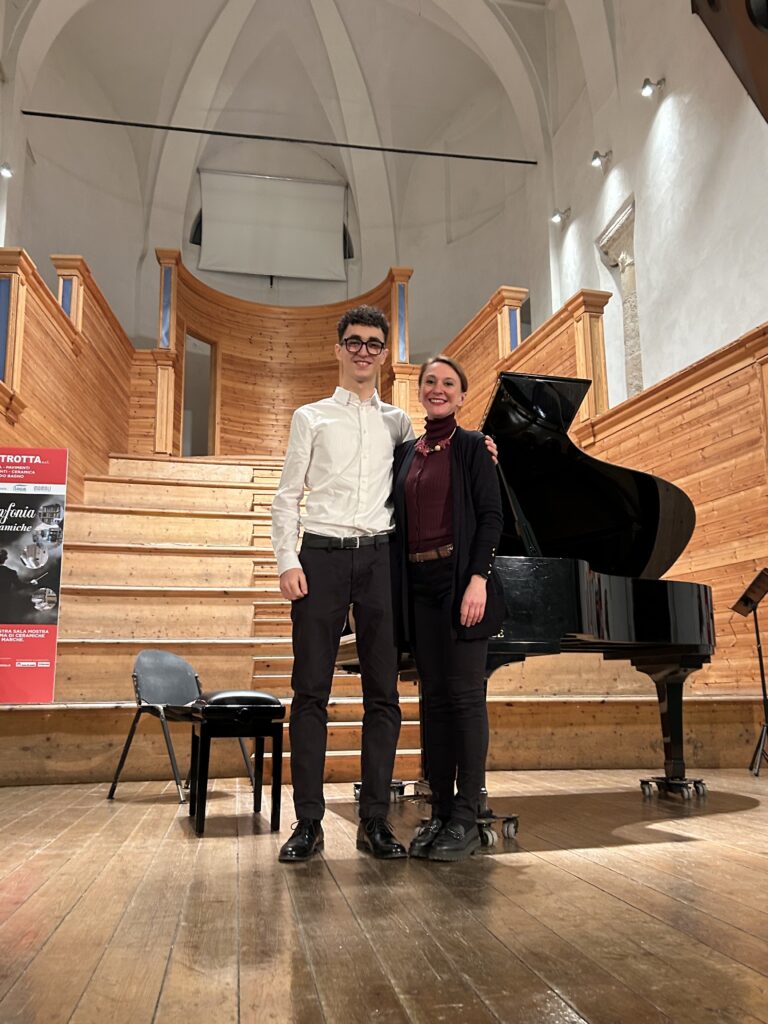Giacomo Franchi e la prof.ssa Anita Frumento del Liceo Musicale di Albenga