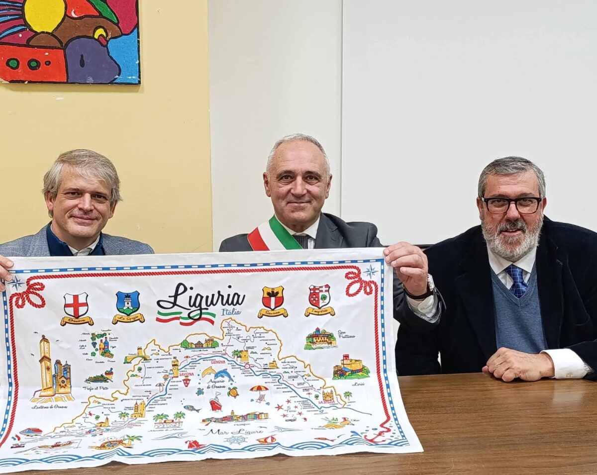 Giornata Amicizia Italo-Argentina il sindaco Maurizio Garbarini, il Console argentino Manrique Lucio Altavista e il rappresentate Regione Liguria Angelo Vaccarezza