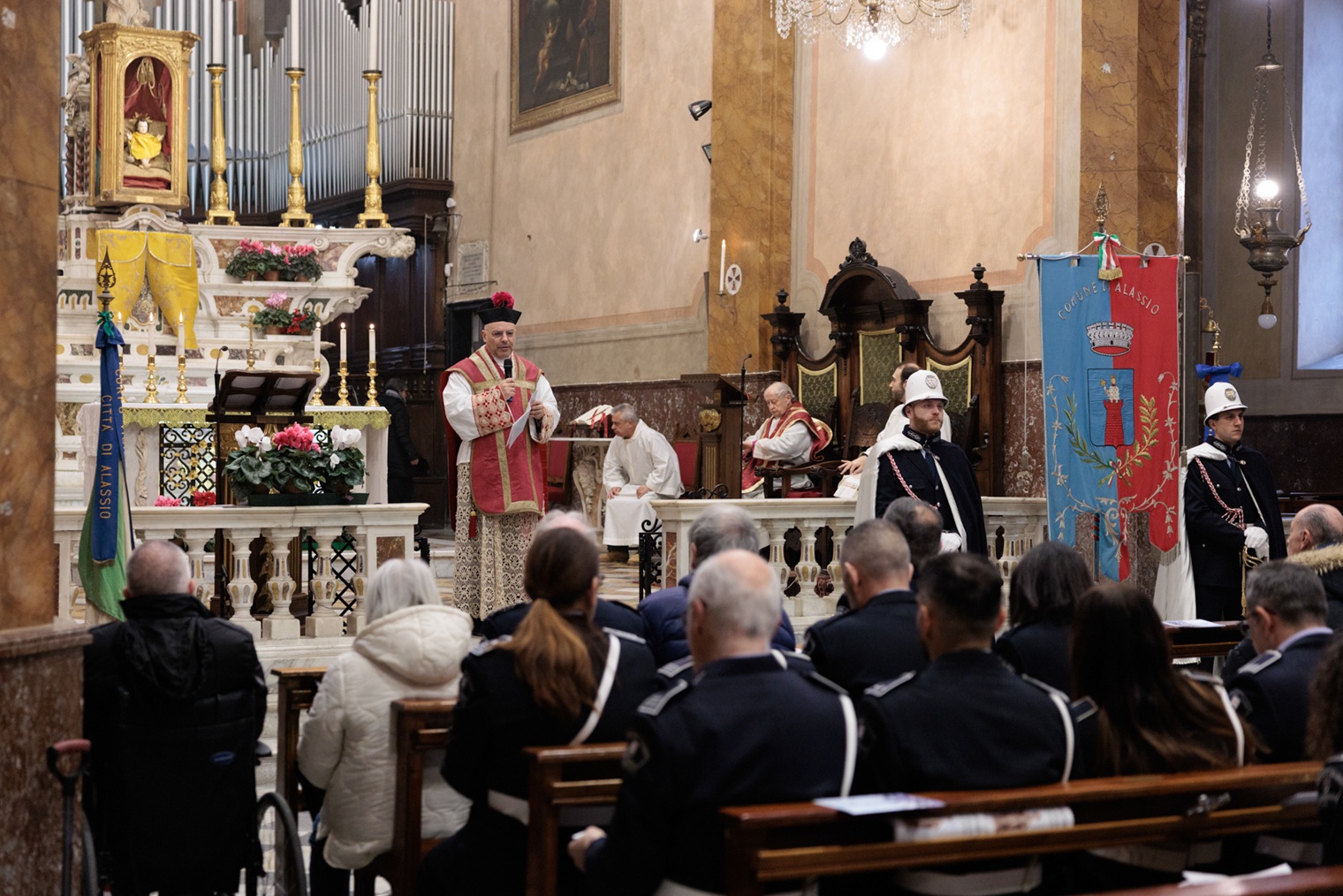 la celebrazione liturgica da parte di Mons. Ennio Bezzone