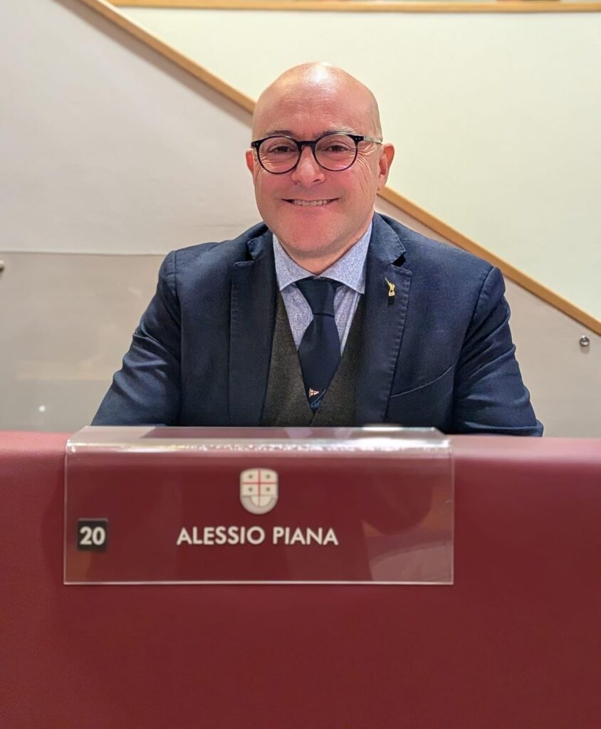 Alessio Piana, assessore Giunta Regione Liguria, al suo posto nell'aula del Consiglio regionale