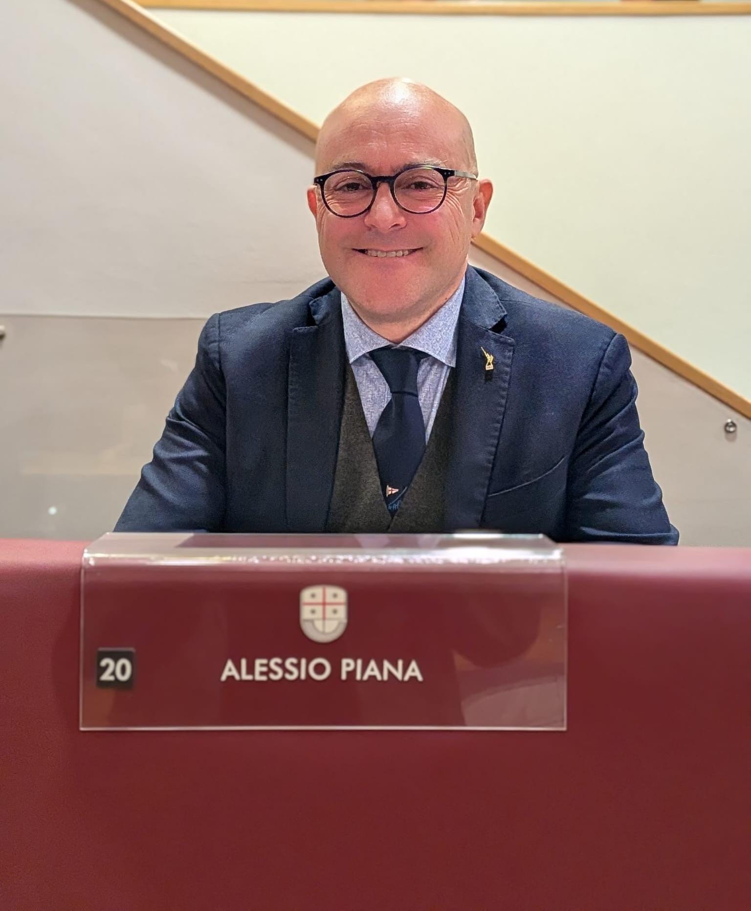 Alessio Piana, assessore Giunta Regione Liguria, al suo posto nell'aula del Consiglio regionale