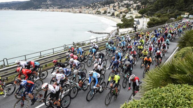 passaggio lungo la costa del Trofeo Laigueglia