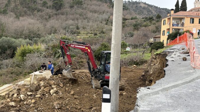 Lavori Andora strada franata a Conna